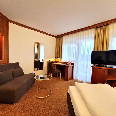 Badhotel Restaurant Stauferland Бад Болль Экстерьер фото