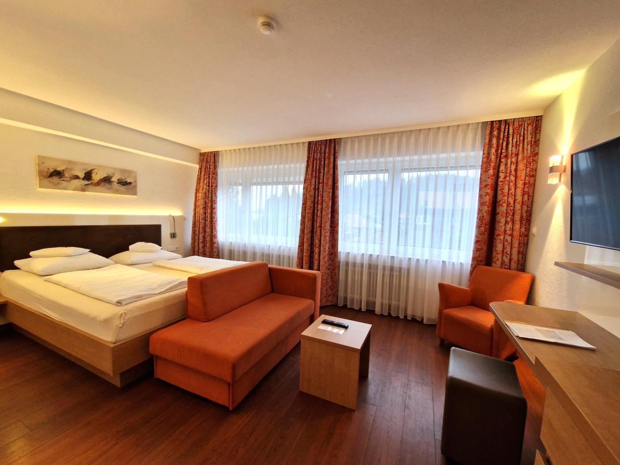 Badhotel Restaurant Stauferland Бад Болль Экстерьер фото